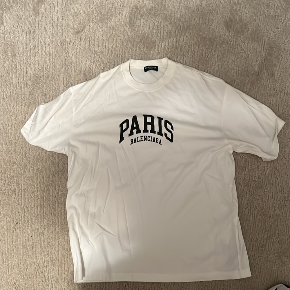 Oversized balenciaga Paris shirt size large. Too big - Picture 1 of 4